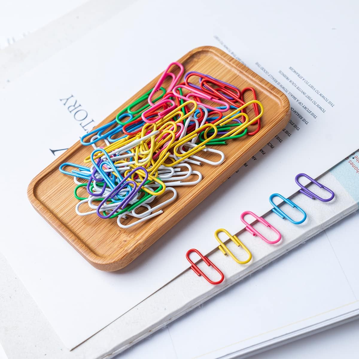 200 Colorful Paper Clips, 28mm - Reusable for School, Office, Folders, Bookmarks, DIY Albums