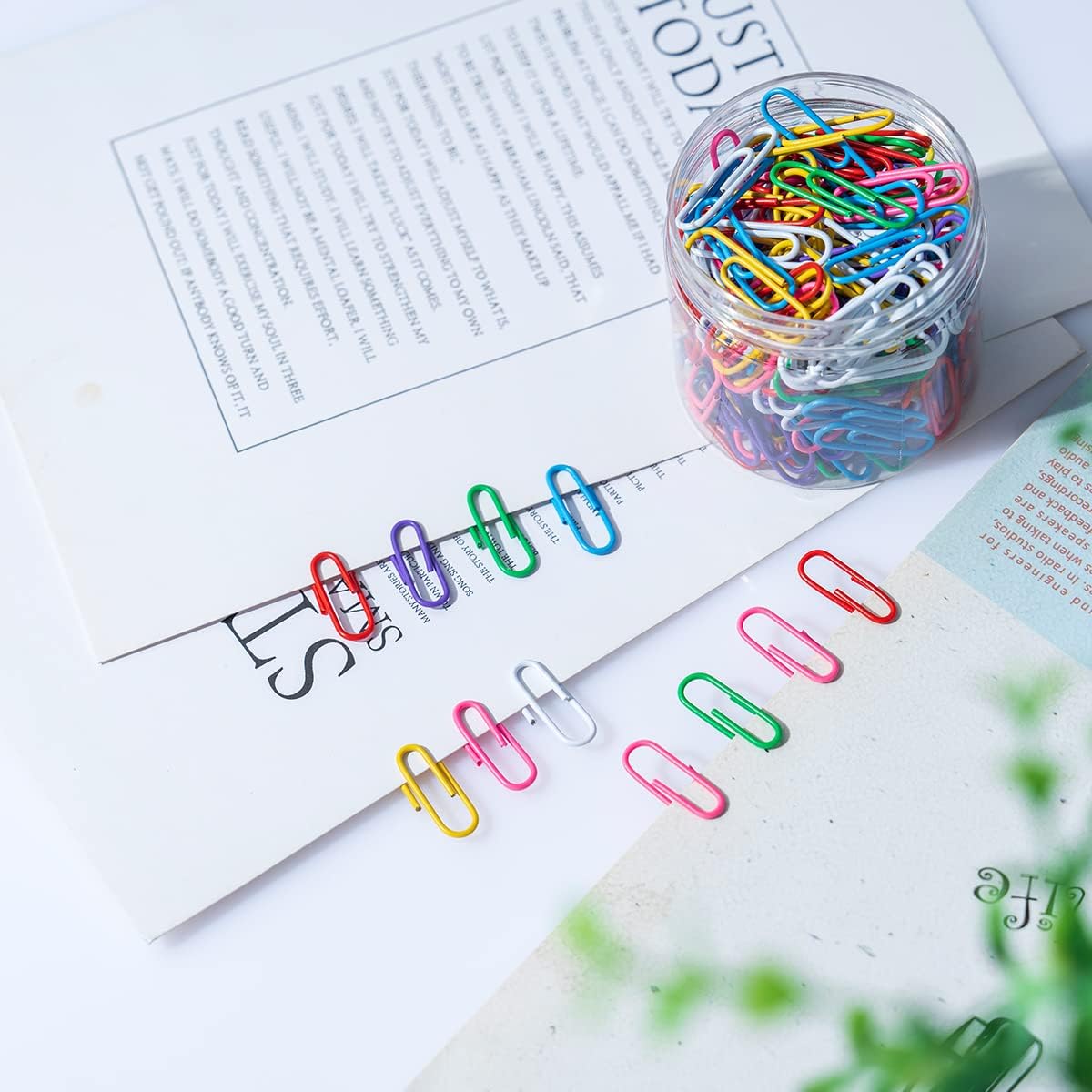 200 Colorful Paper Clips, 28mm - Reusable for School, Office, Folders, Bookmarks, DIY Albums
